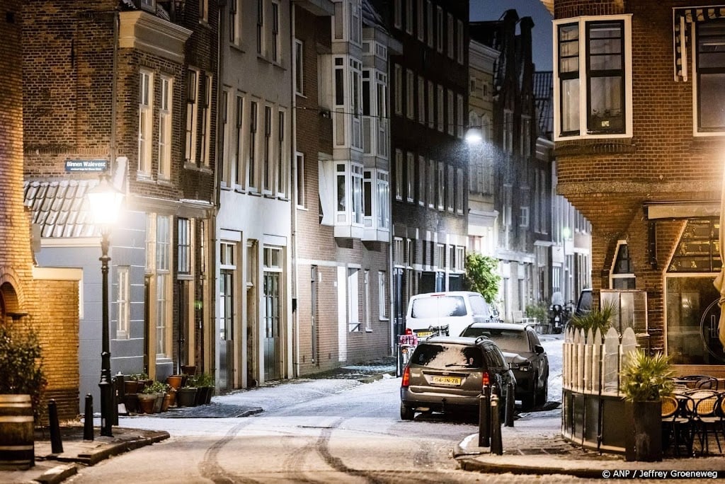 Code geel in bijna hele land: plaatselijke gladheid door sneeuw