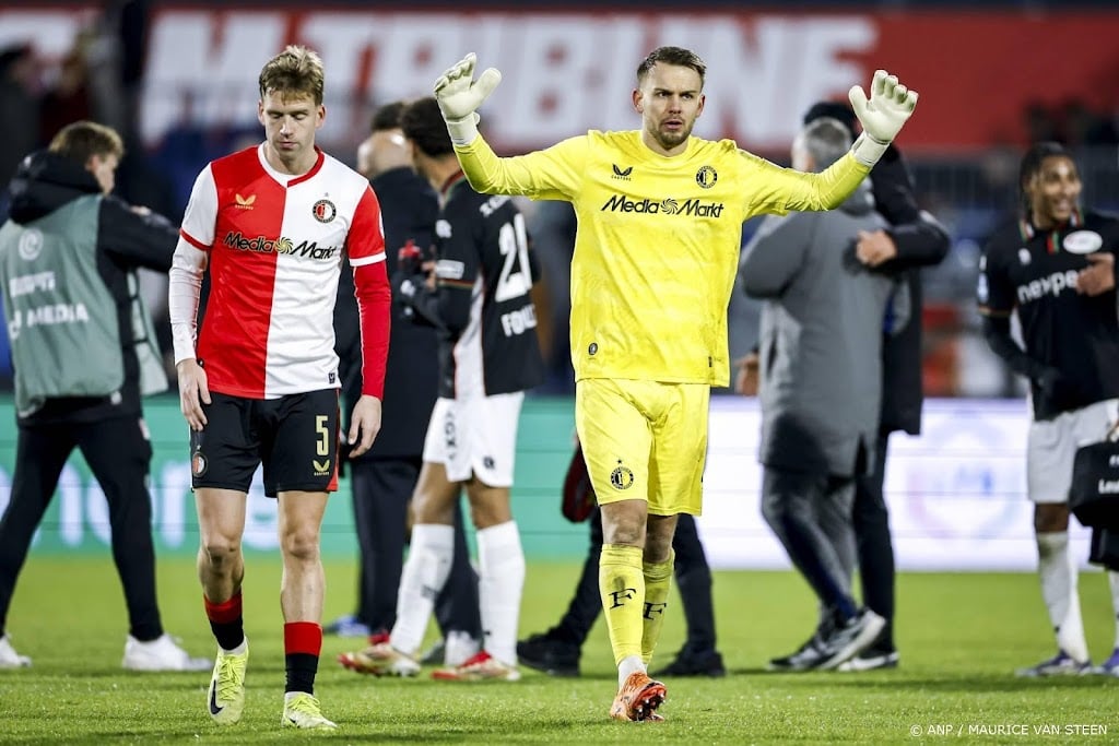 Feyenoord verliest ook van NEC (2-4) en ziet PSV verder uitlopen