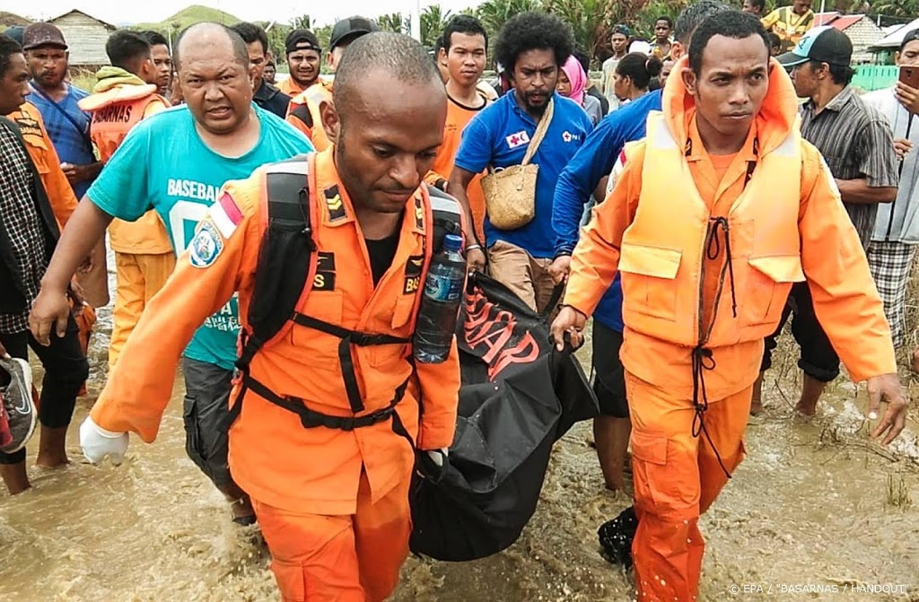 Drie doden door overstroming grot Indonesië
