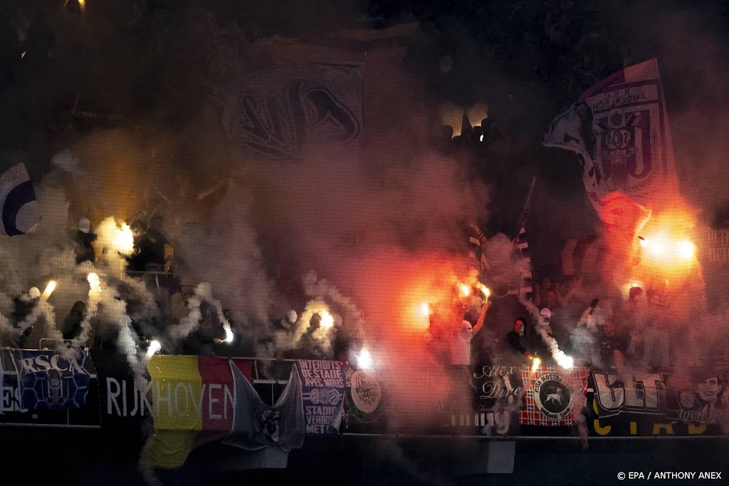 Al 65 stadionverboden door hardere aanpak voetbalgeweld België 