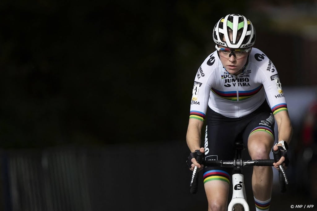 Veldrijdster Van Empel ook in wereldbekercross Antwerpen de beste