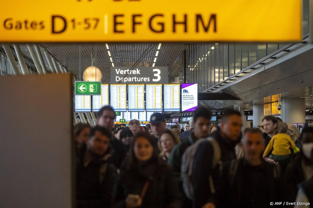 CNV: meer agressie tegen beveiligers Schiphol om vloeistofregels
