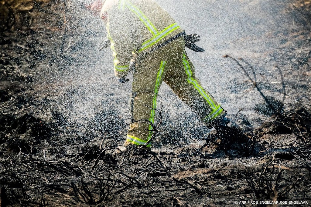 NL-Alert om veel rook bij grote brand in Drentse Nieuw-Buinen