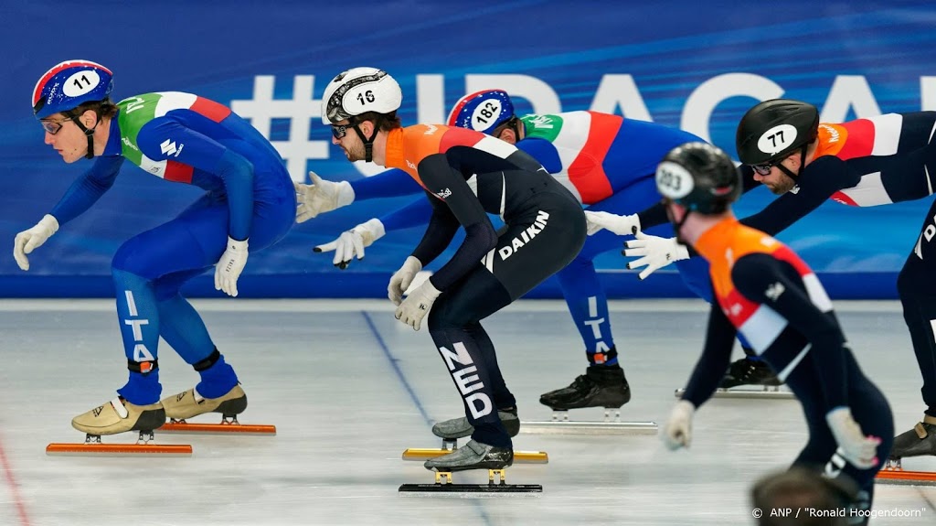 Shorttrackers vrijwel ongeschonden door eerste dag EK