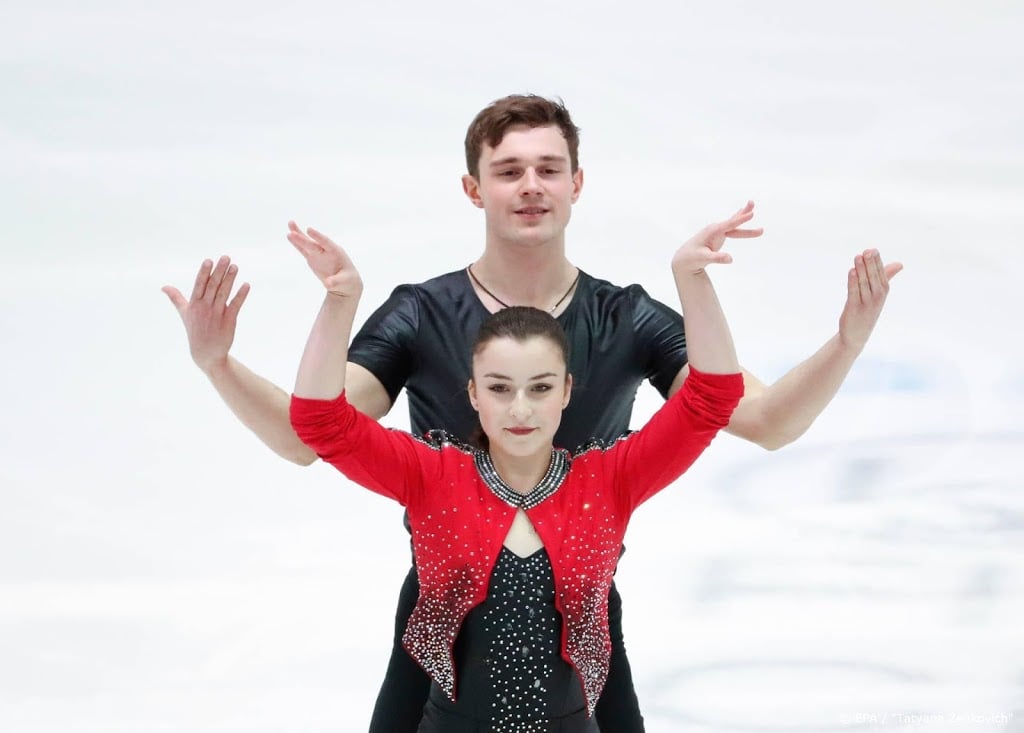 Duo Danilova en Tsiba zestiende op EK kunstrijden