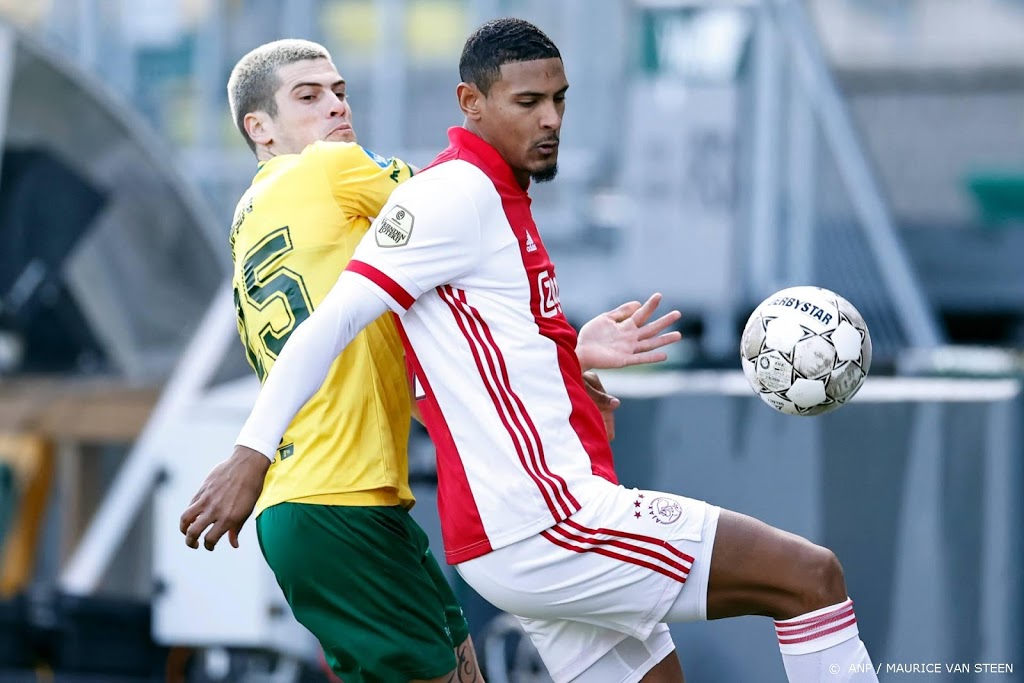 Haller houdt Ajax met winnende treffer aan kop van Eredivisie 