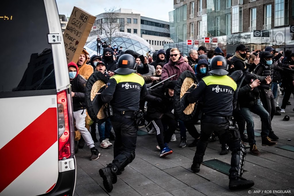 Burgemeester Eindhoven: geweld tegen politie was van begin doel