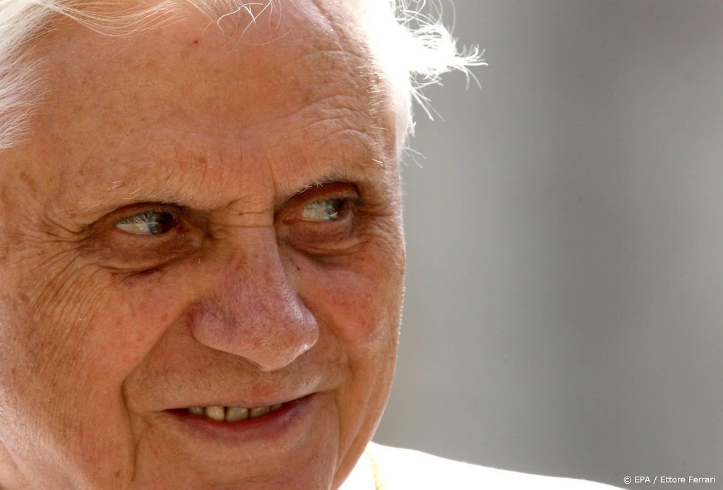 Paus emeritus erkent valse verklaring in misbruikonderzoek