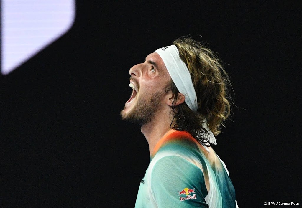 Tennisser Tsitsipas in vijf sets naar kwartfinale Australian Open