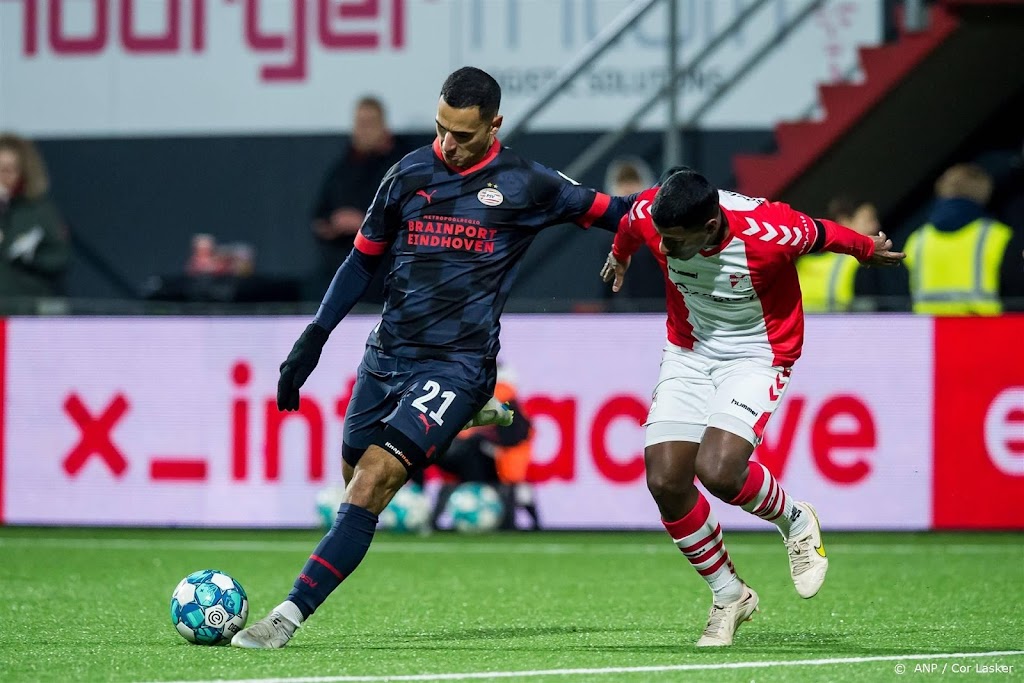 Aanvaller El Ghazi maakt excuses aan fans: dit was PSV-onwaardig