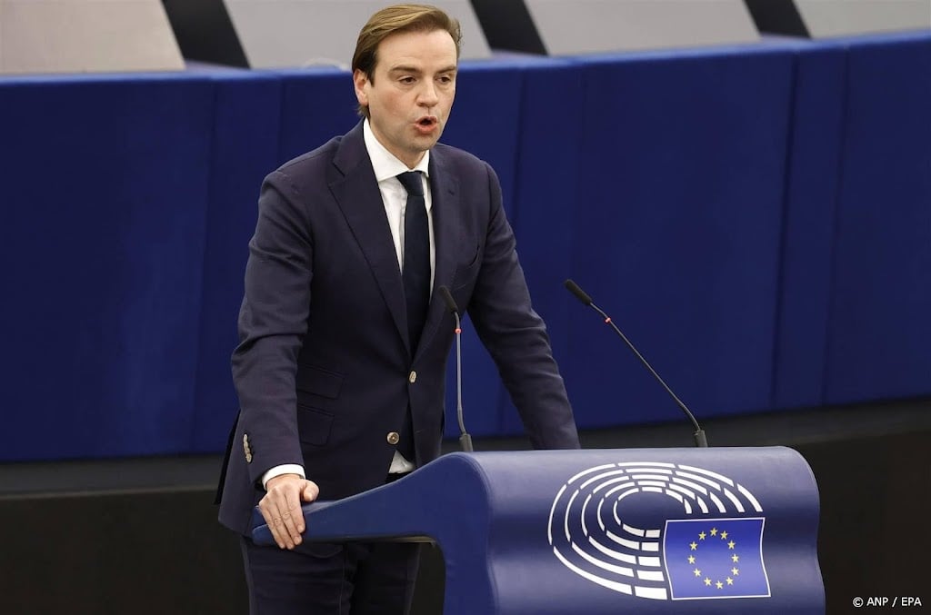 VVD'er Azmani ziet af van gooi naar leiding liberalen EU-parlement