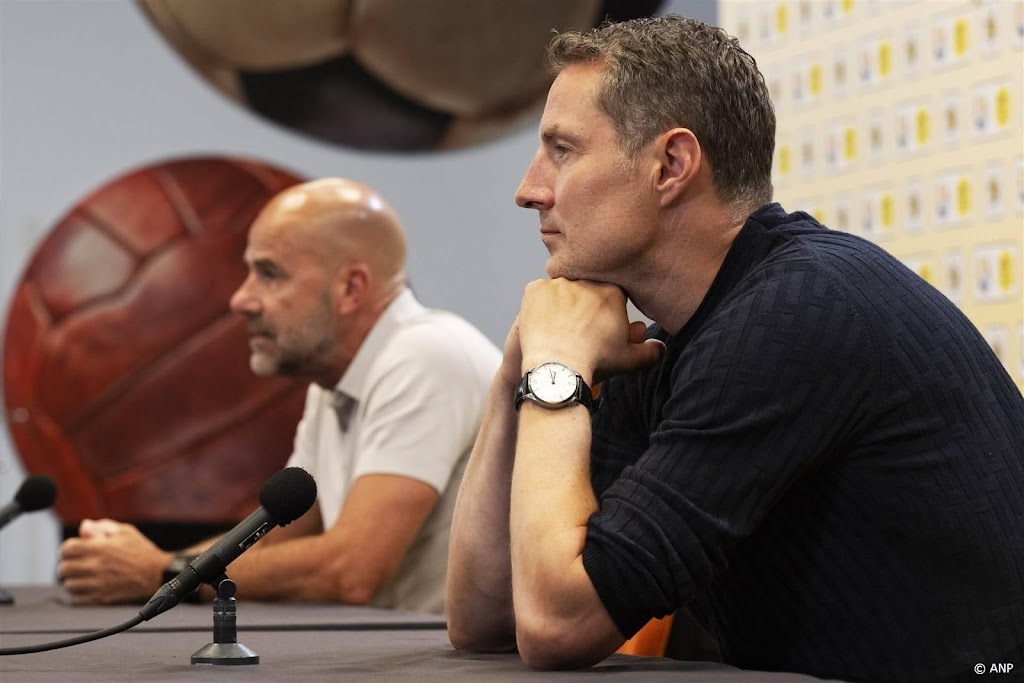 Bosz hekelt media om speculatie over ontslag collega Priske