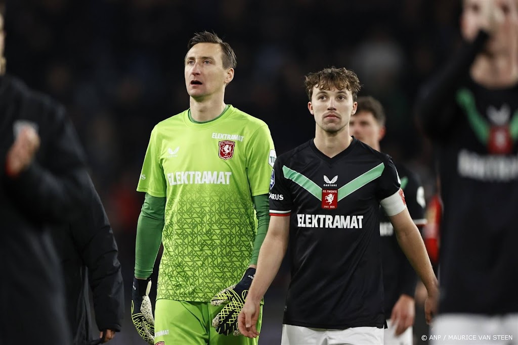 Ajax haalt Regeer van FC Twente terug naar Amsterdam
