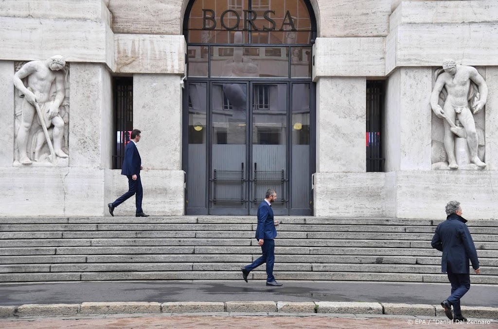 Beurs Milaan keldert na virusuitbraak, ook AEX onderuit