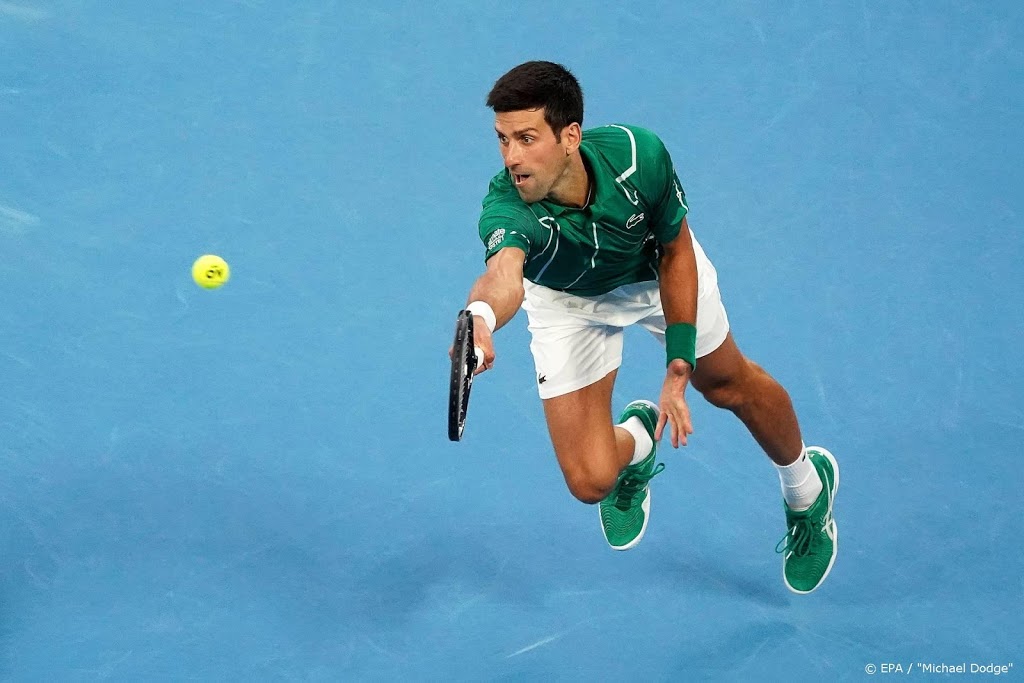 Djokovic wint eerste duel sinds Australian Open met gemak