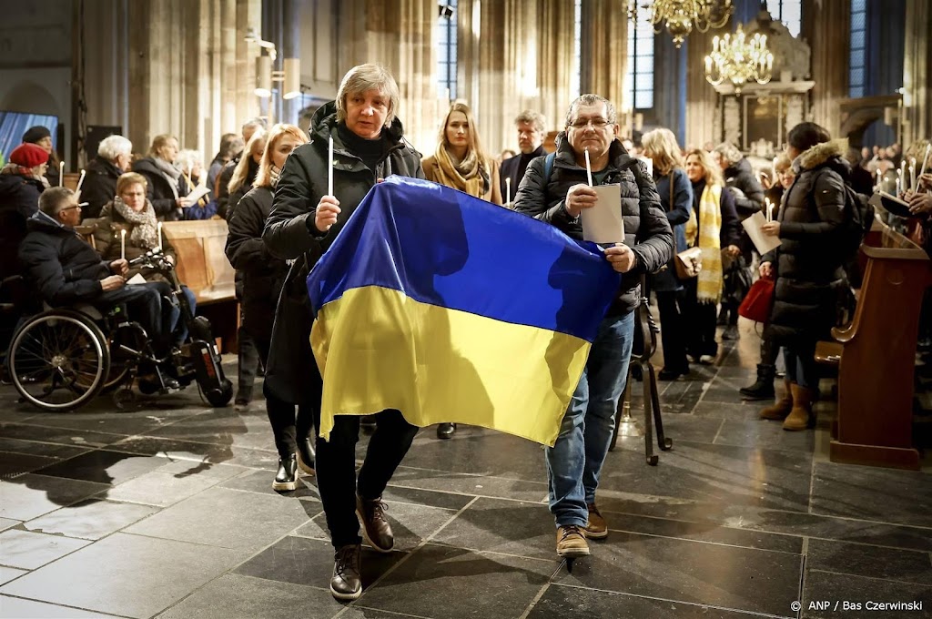 Oekraïners lopen Walk of Hope naar Jaarbeurs in Utrecht 