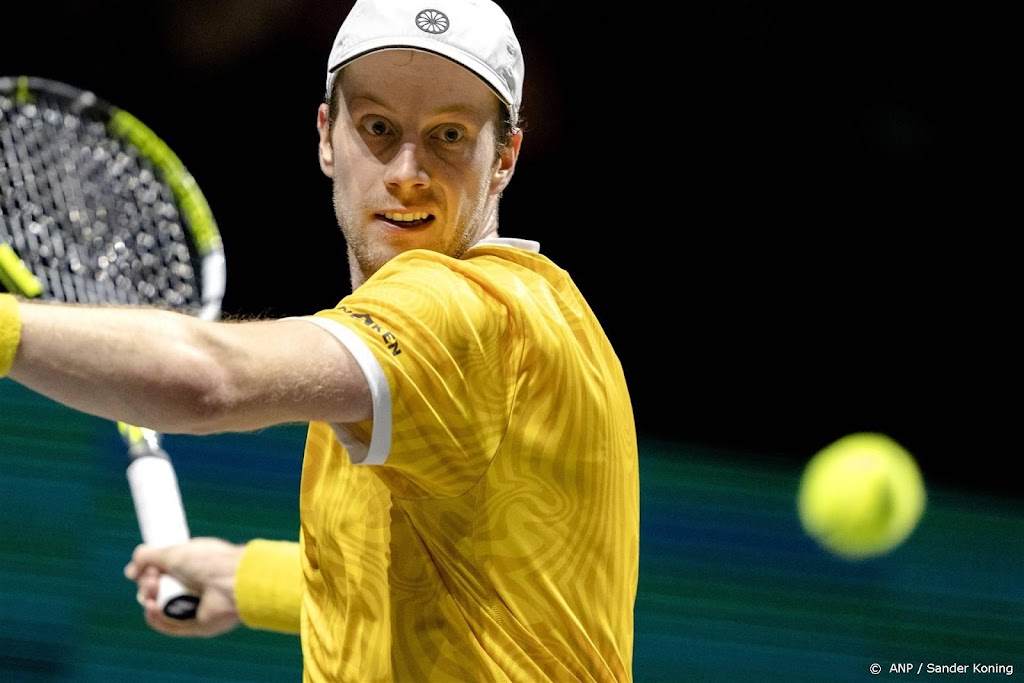 Tennisser Van de Zandschulp verliest dubbelfinale in Doha
