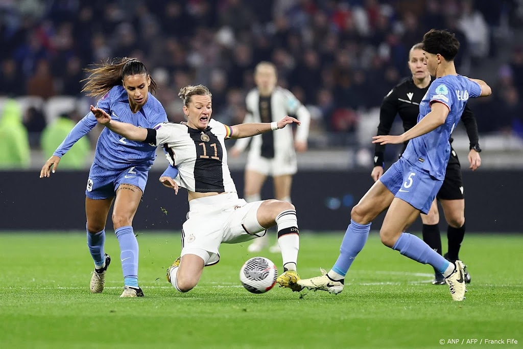 Duitse voetbalsters moeten 'scherp zijn' tegen Oranje