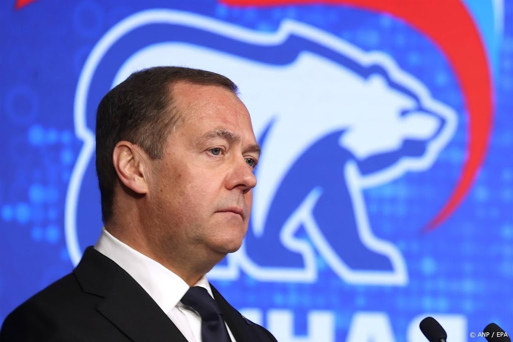 Medvedev zegt dat Rusland wraak neemt voor sancties