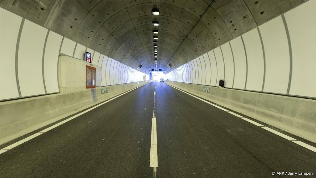 Sluiskiltunnel zeker tot middernacht dicht na dodelijk ongeluk