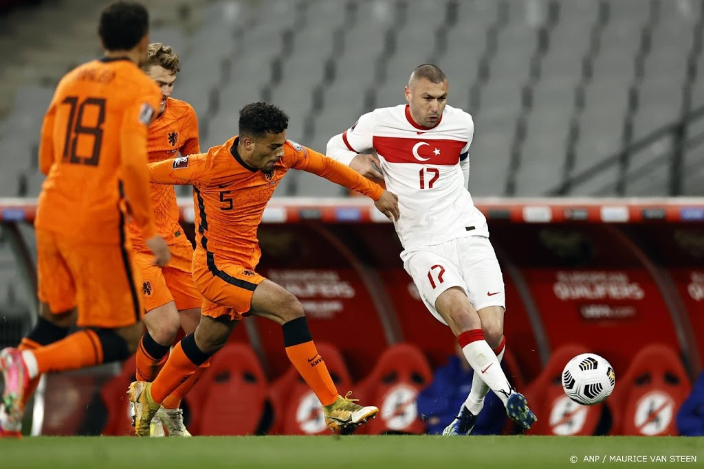 Oranje moet na nederlaag tegen Turken direct in achtervolging