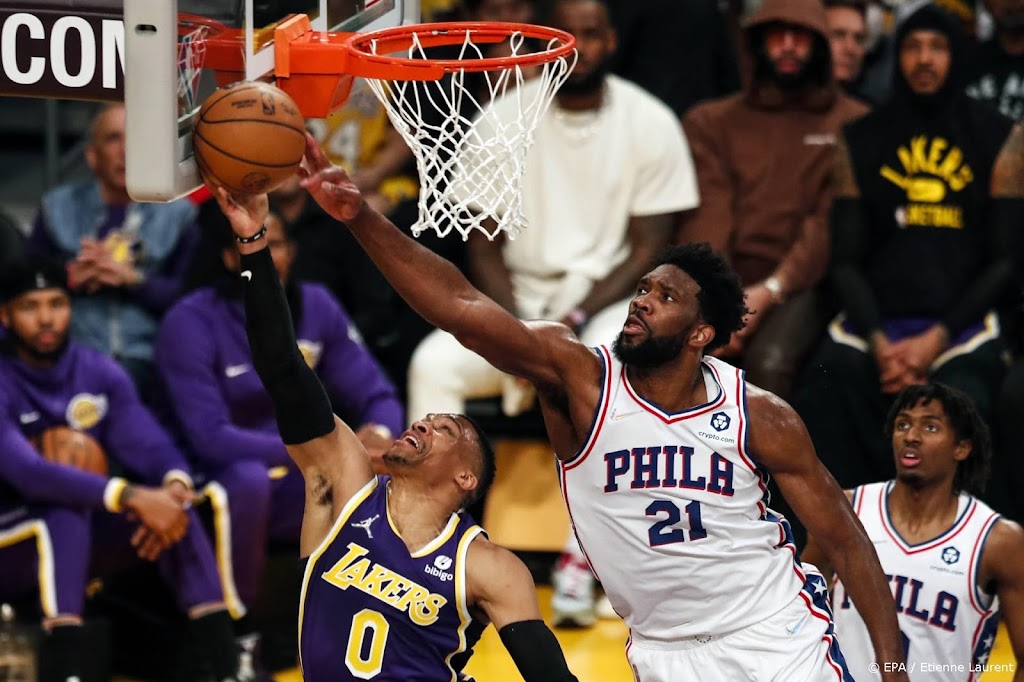Zonder LeBron James verliezen de Lakers van de 'Sixers'