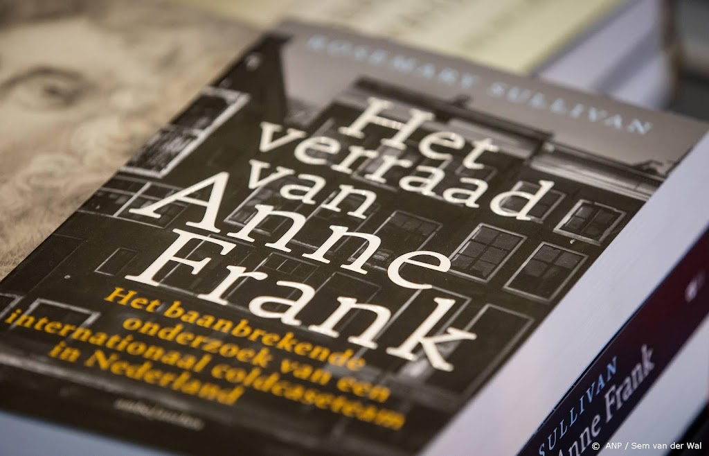 Amerikaanse uitgever laat boek over verraad Anne Frank in handel