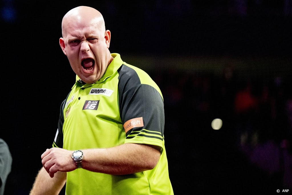 Darter Van Gerwen met veel moeite naar laatste vier in Ahoy