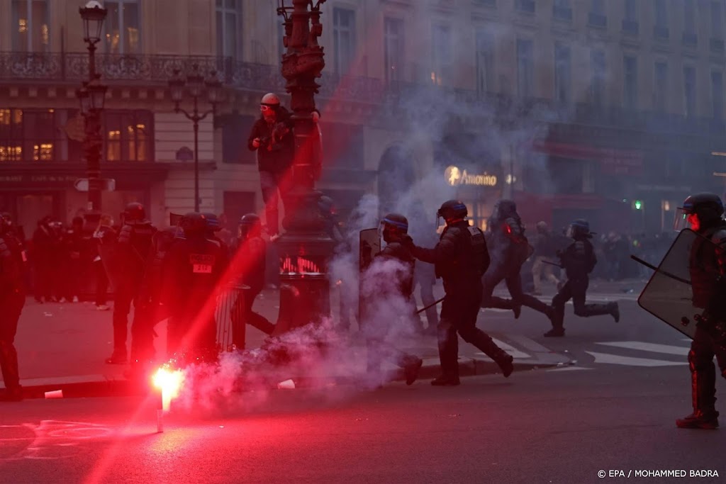 Honderden agenten gewond en honderden arrestaties in Frankrijk