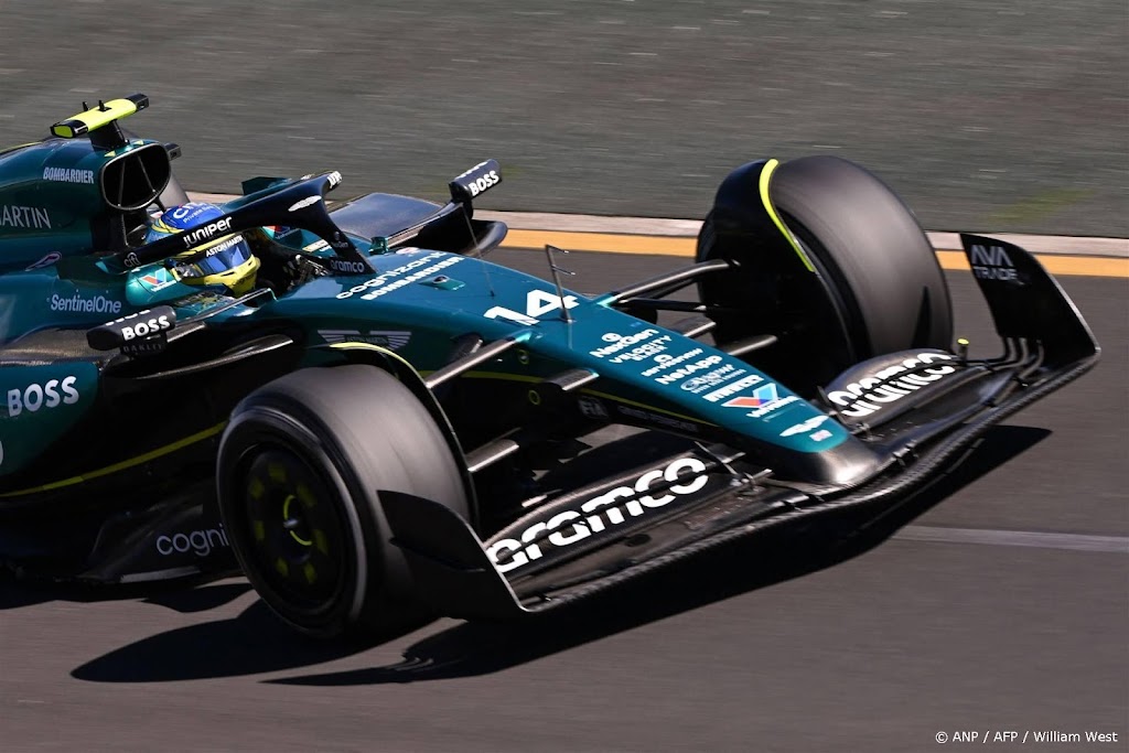 Alonso zakt naar achtste plaats na straf voor 'bizarre' actie 