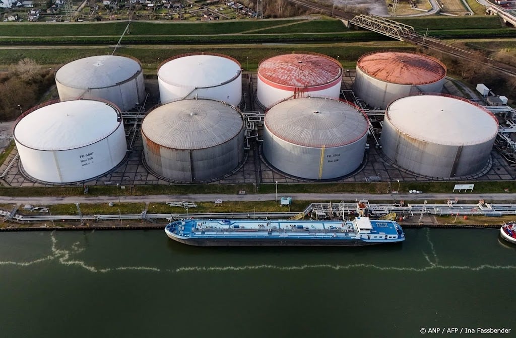 Iran laat 'niet-vijandige' schepen Straat van Hormuz passeren