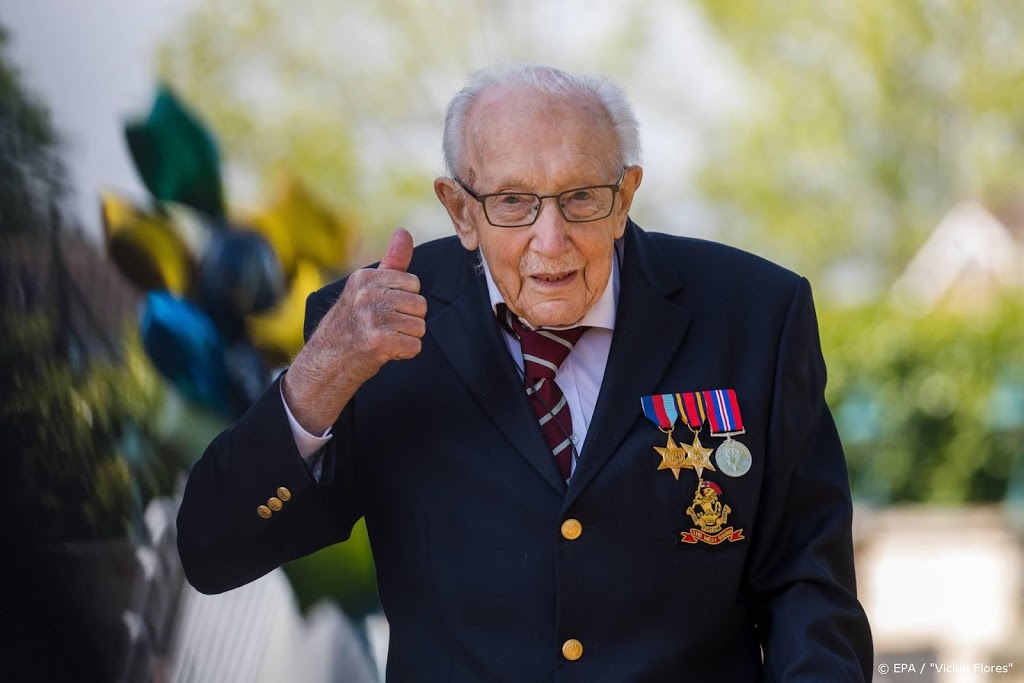 Oorlogsveteraan (99) op één in Britse hitparade met 'coronalied'