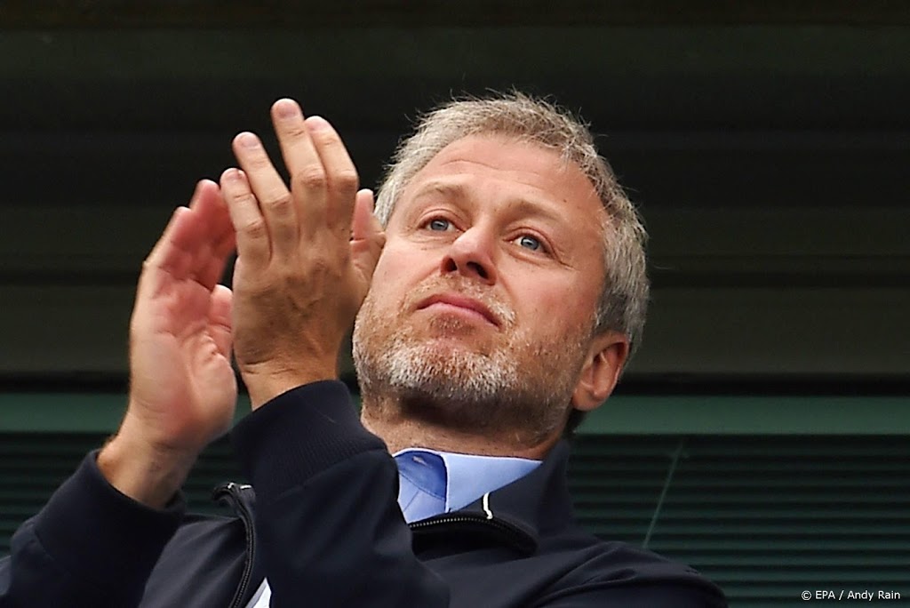 Chelsea-baas Abramovitsj excuseert zich voor Super League-plan