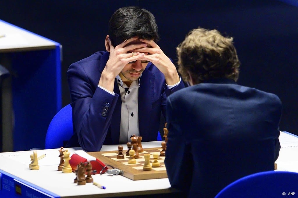 Schaker Giri blijft kansrijk voor winst kandidatentoernooi