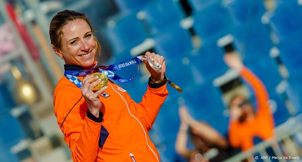 Van Vleuten soleert naar winst in Luik-Bastenaken-Luik