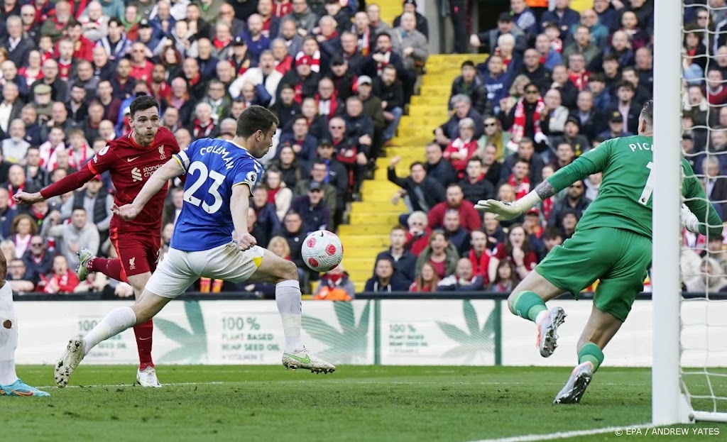 Liverpool verslaat degradatiekandidaat Everton in derby met 2-0