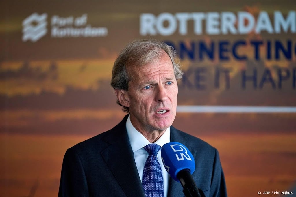 Overslag haven Rotterdam daalt licht in eerste kwartaal