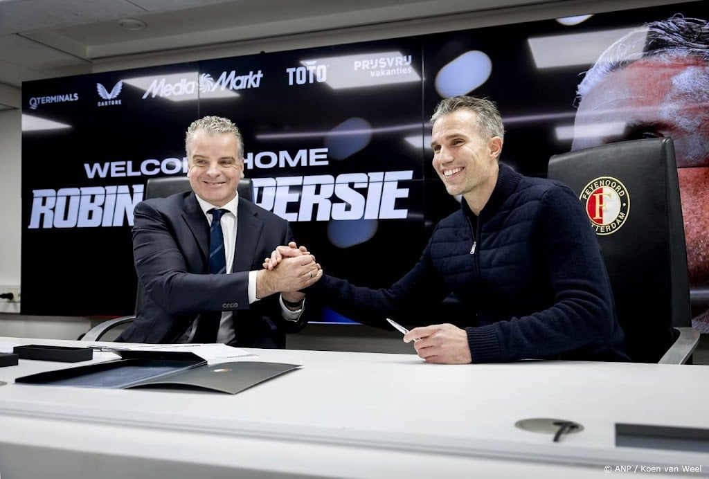 Van Persie verrast door vertrek van algemeen directeur Te Kloese