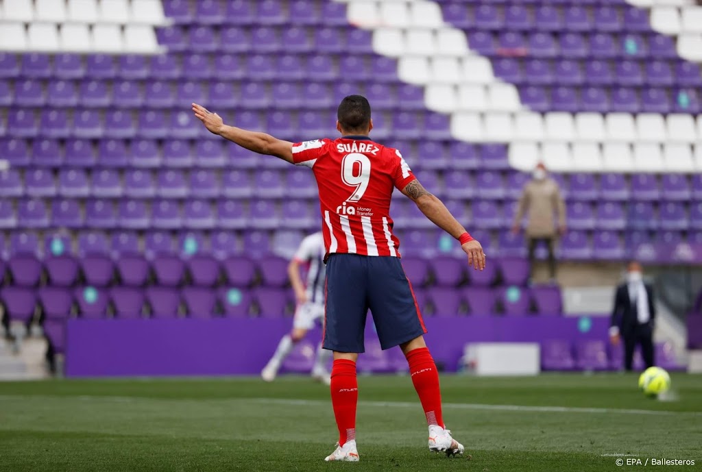 Spits Suárez belooft trouw aan Atlético