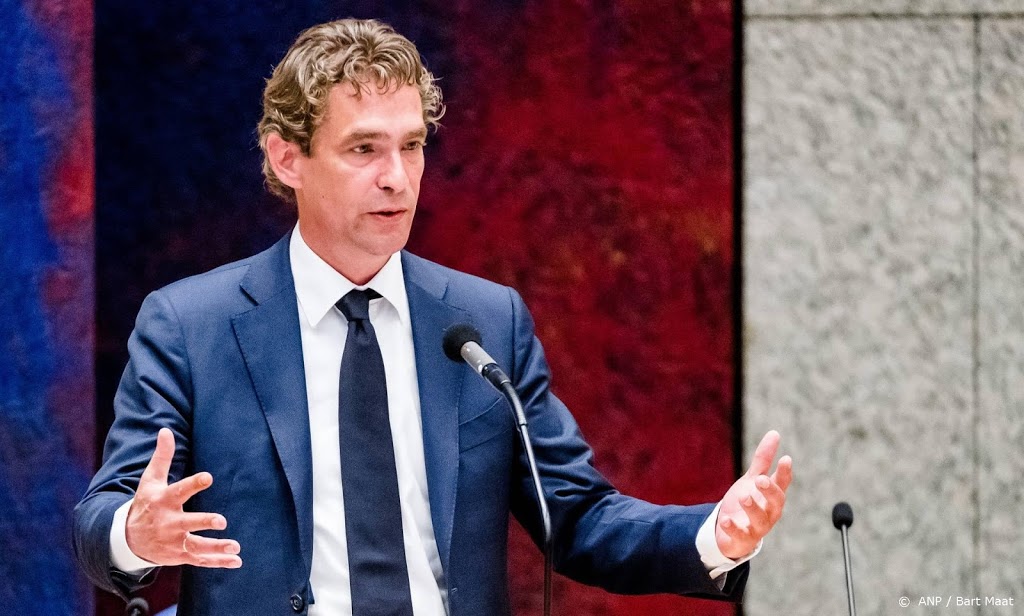 Minister Van 't Wout heeft burn-out, vervangen door Blok