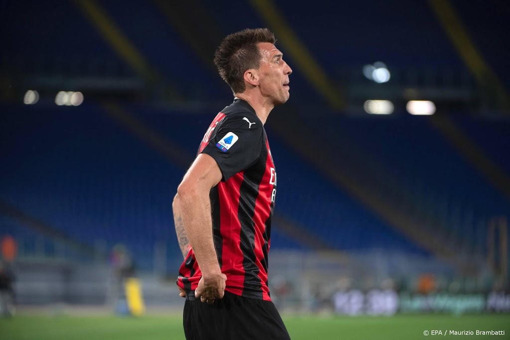 Mandzukic kondigt vertrek bij AC Milan aan