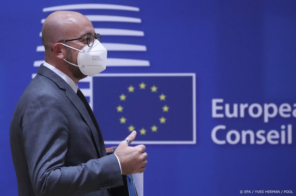 EU vraagt carriers Minsk te mijden, sluit luchtruim voor Wit-Russen