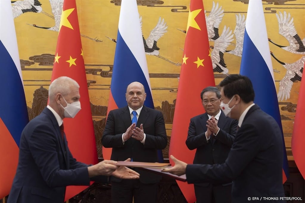 Russische premier in Beijing: banden met China beter dan ooit