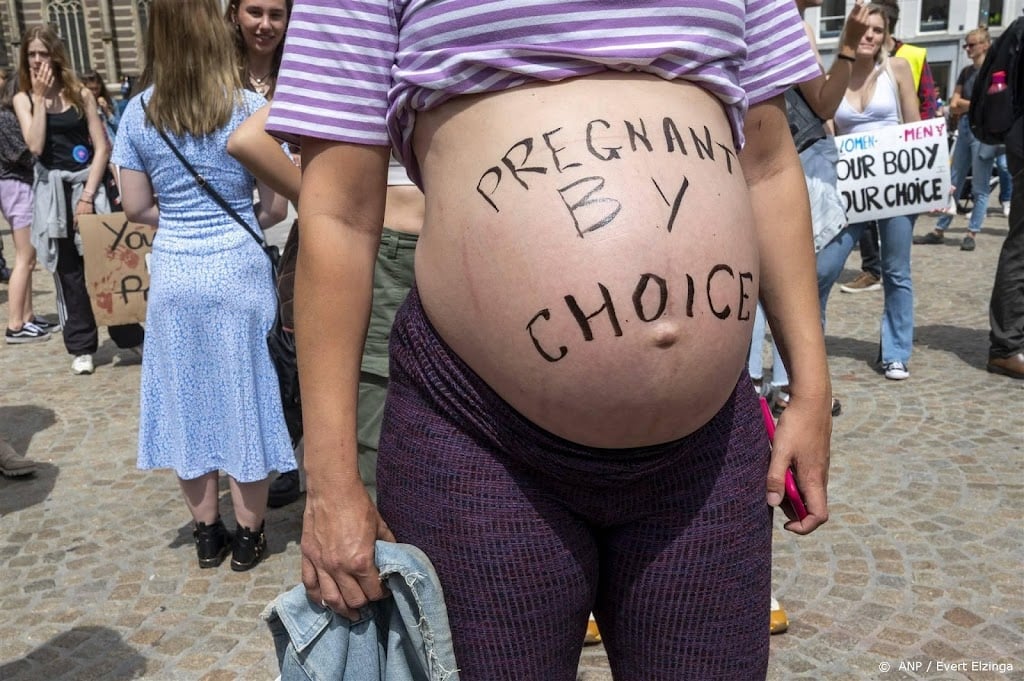Burgerinitiatief aan Kamer: schrap abortus uit strafrecht   