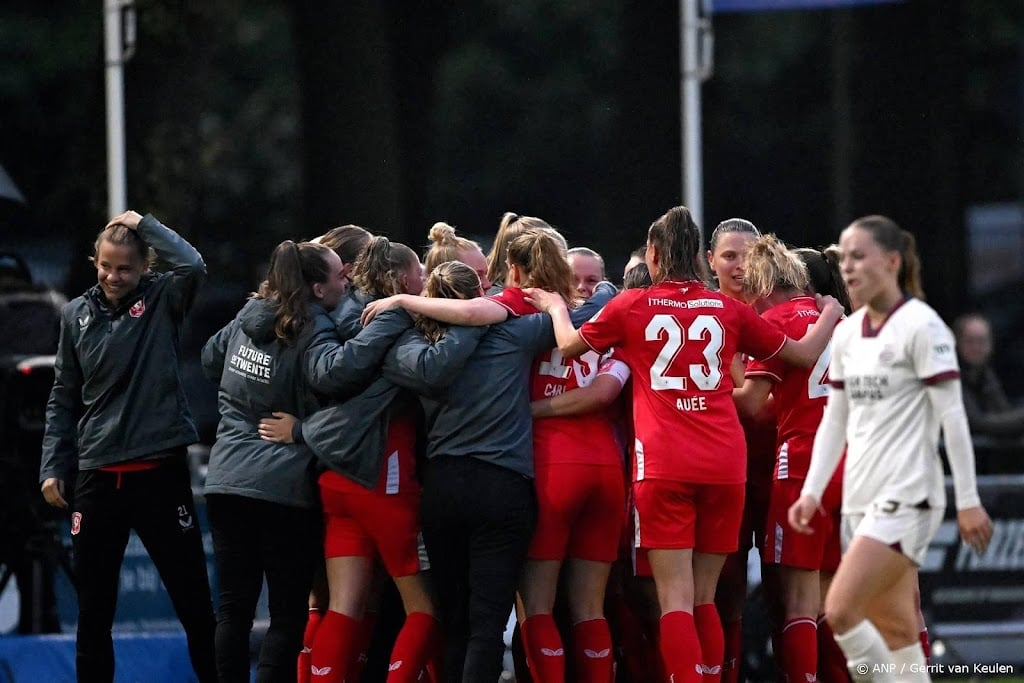 Voetbalsters FC Twente verslaan PSV in finale Eredivisie Cup