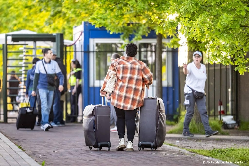 Tientallen asielzoekers weer terug bij aanmeldcentrum in Ter Apel