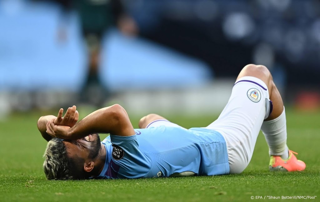 Manchester City-spits Agüero al geopereerd aan knie