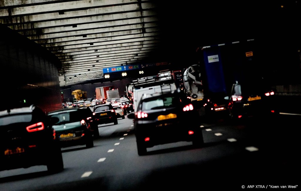 Drukte op Nederlandse wegen bijna even groot als voor lockdown