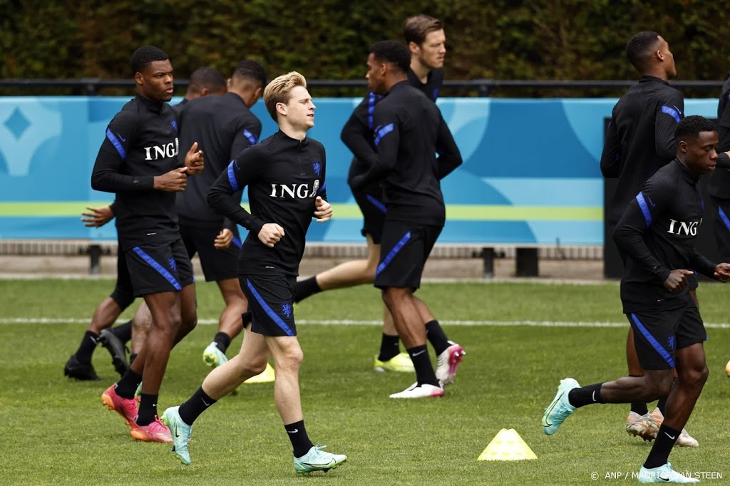 Oranje traint met fitte groep voor duel met Tsjechië