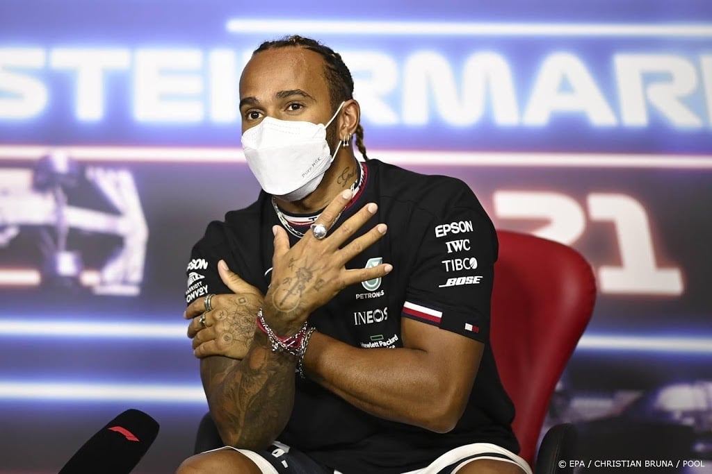 Hamilton in gesprek met Mercedes en wil graag verder met Bottas 